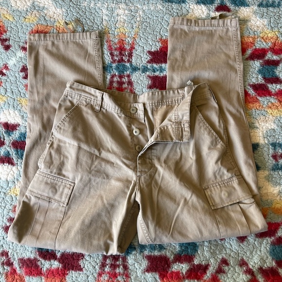 Cargos - Picture 2 of 4